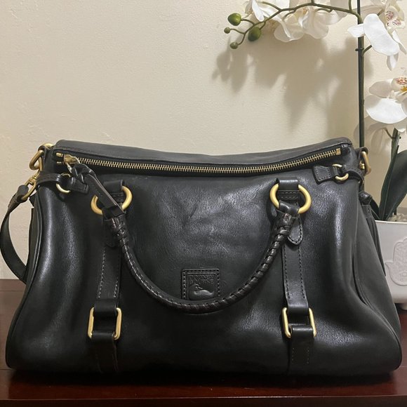 Dooney & Bourke bag! - Picture 2 of 3